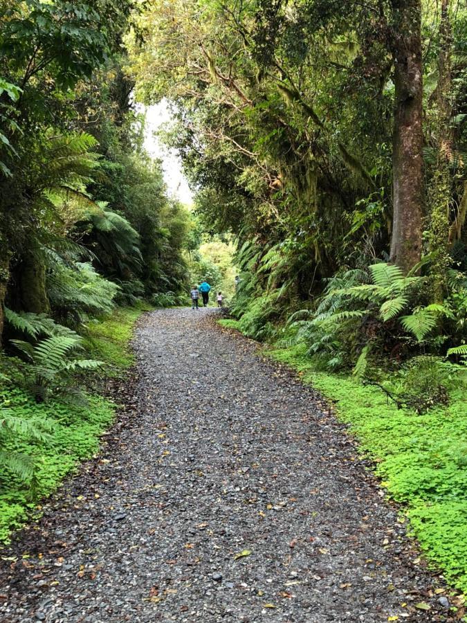 The Ferns Hideaway Villa Franz Josef Exterior photo